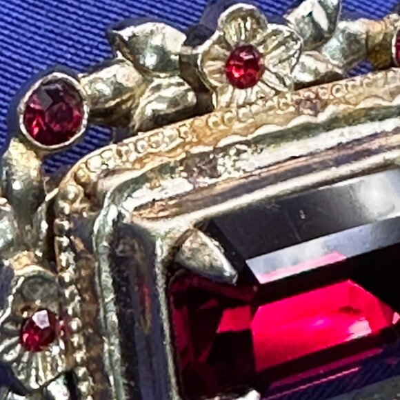 VTG Coro Ruby Red Rhinestone Rectangular Brooch - Picture 8 of 10